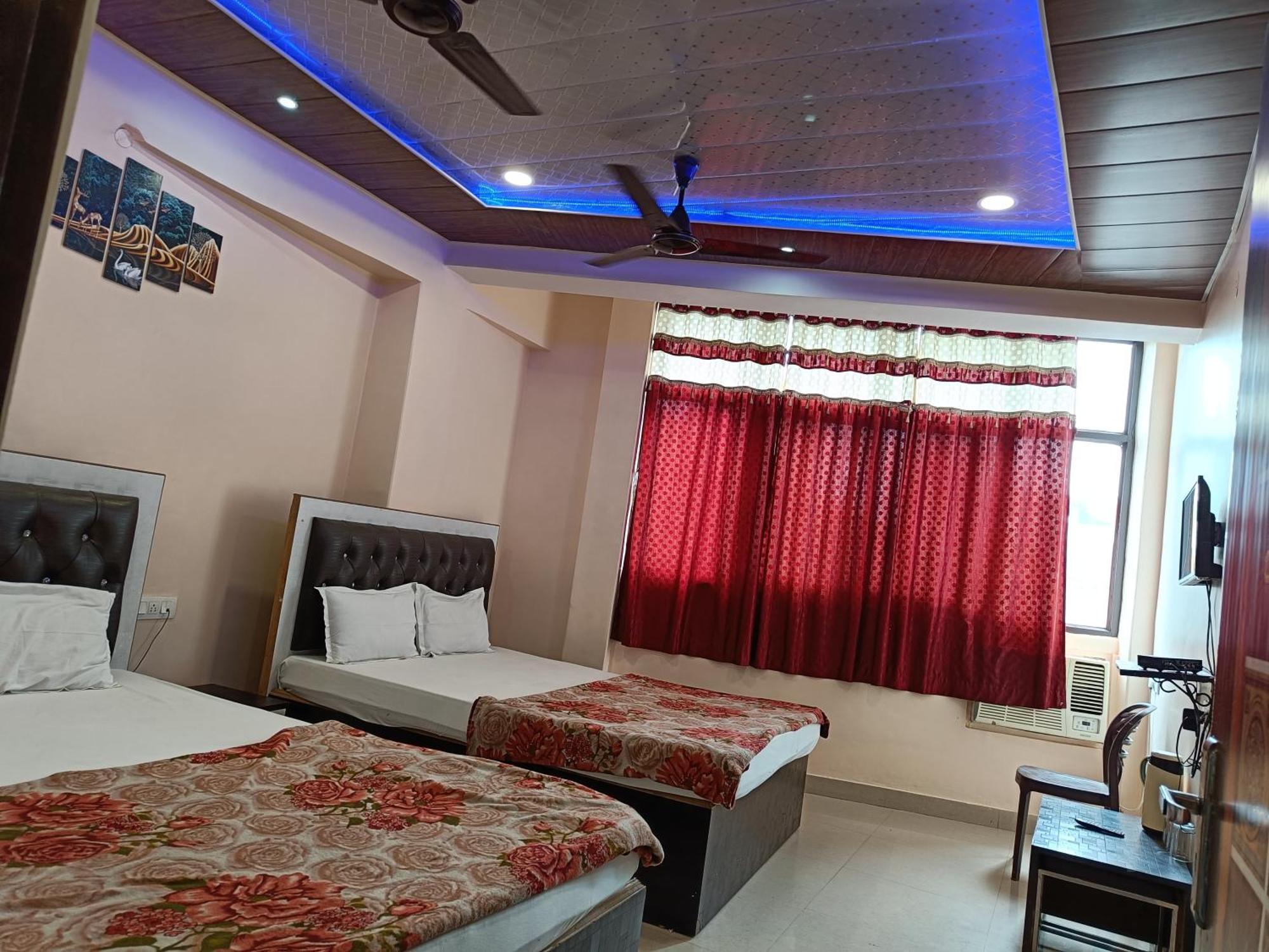 Pragya International Varanasi
